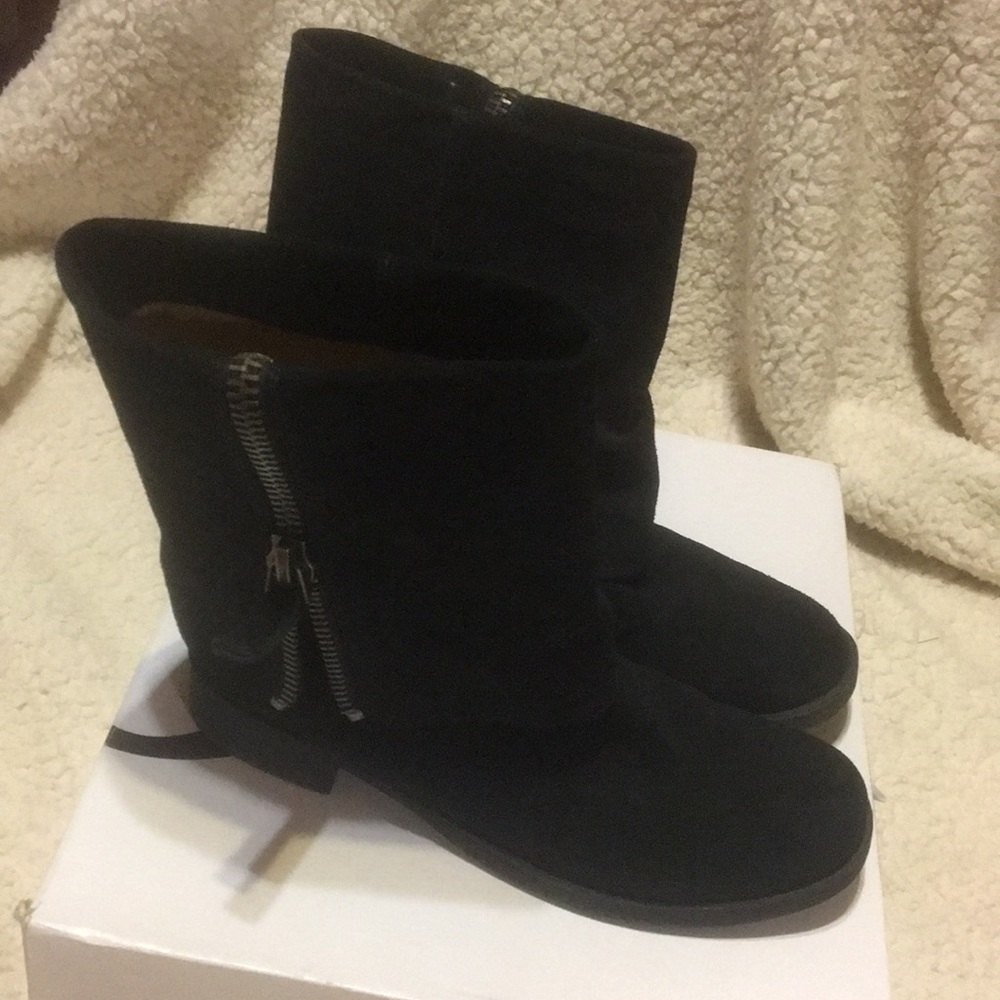 8 1/2 NINE  Thomasina west boots leather upper
